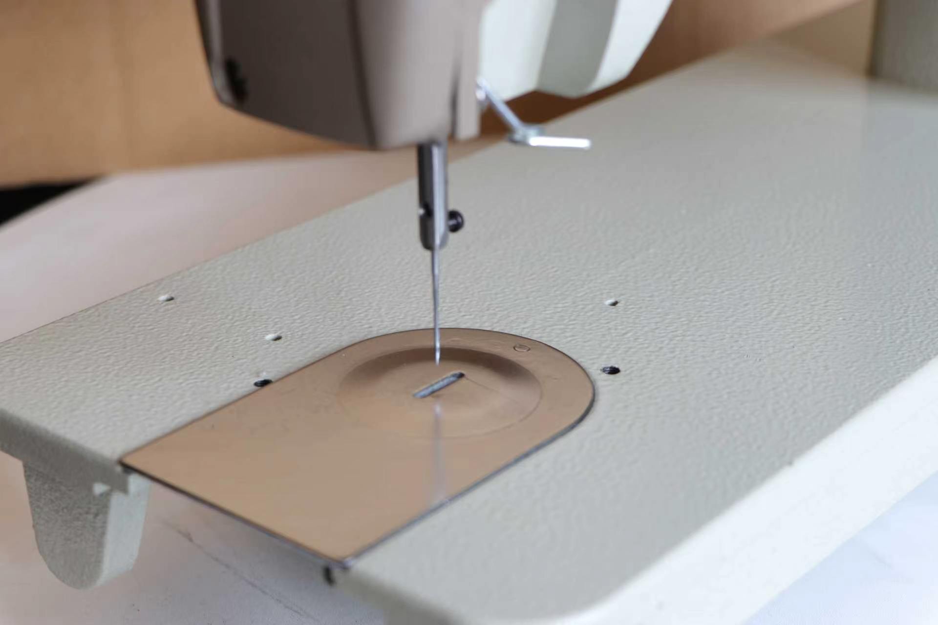 Machine à broder industrielle  - Embroidery Zig Zag Stitch avis et prix