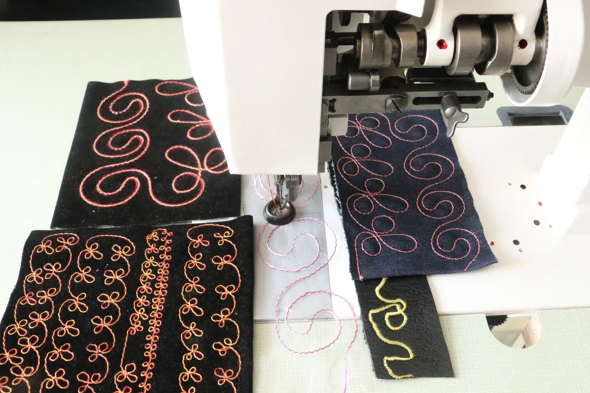 Machine à broder zig-zag à poi - Embroidery Zig Zag Stitch avis et prix