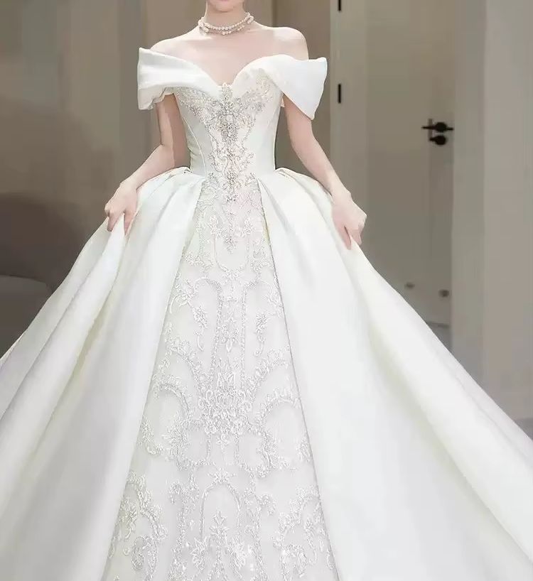 Robes de mariée chics à épaule - Embroidery Wedding avis et prix