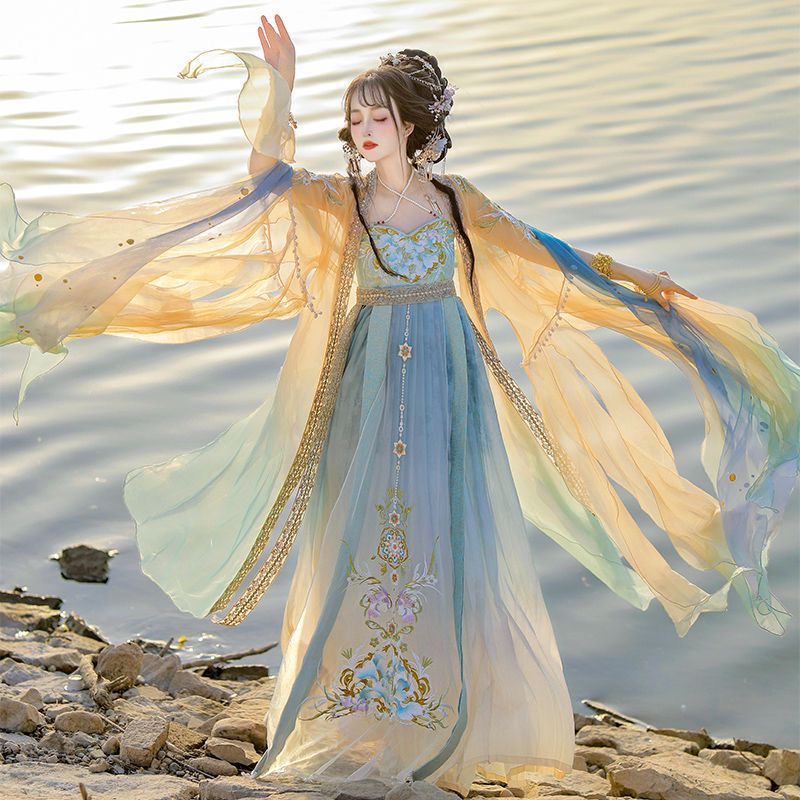 Robe Hanfu chinoise pour femme - Embroidery Gradient avis et prix