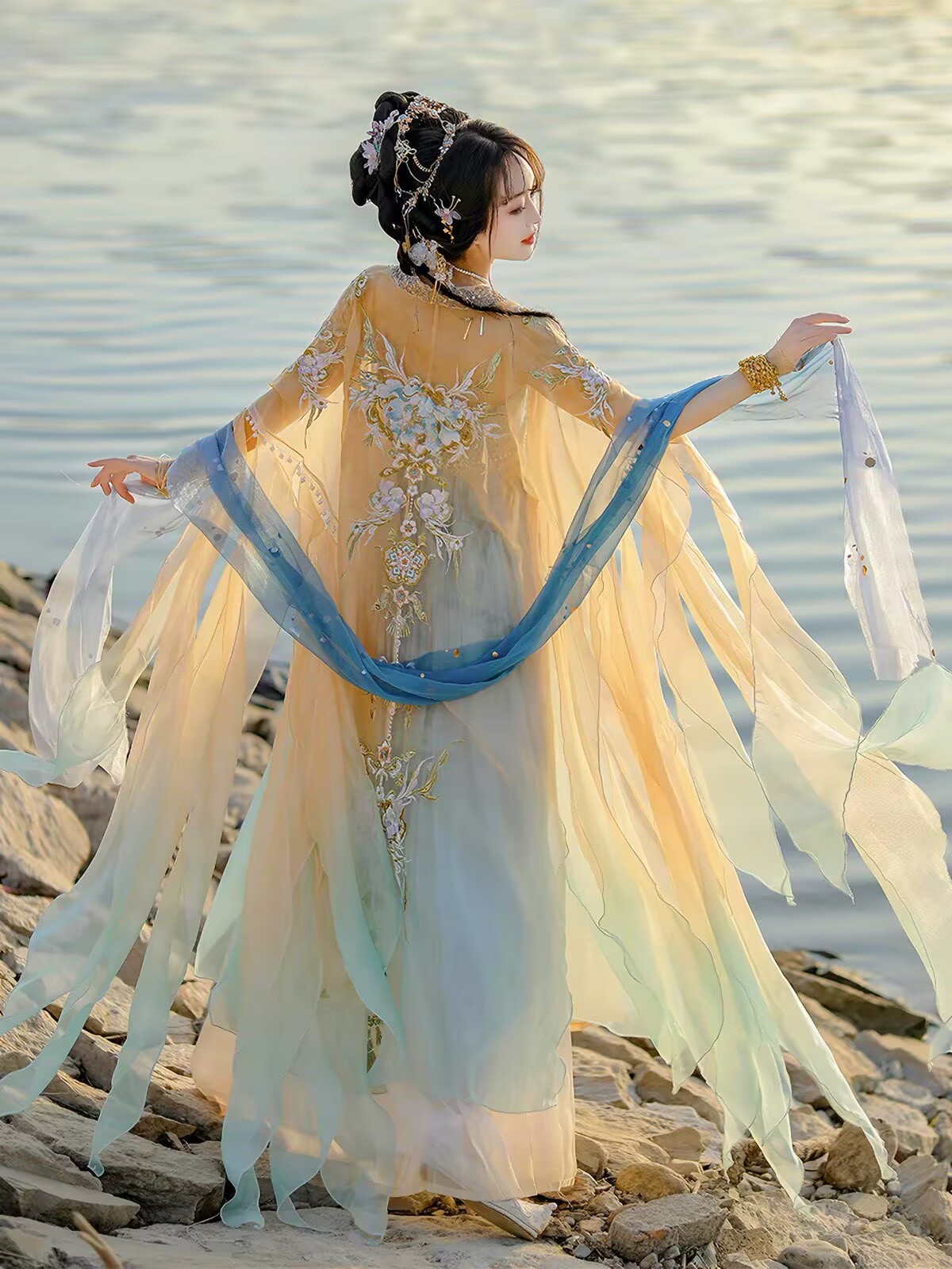 Robe Hanfu chinoise pour femme - Embroidery Gradient avis et prix